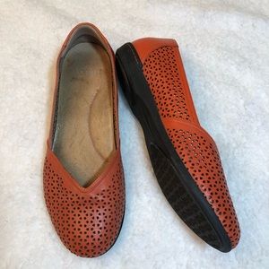 DANSKO Neely Laser Cut Flats EUR 40 US10